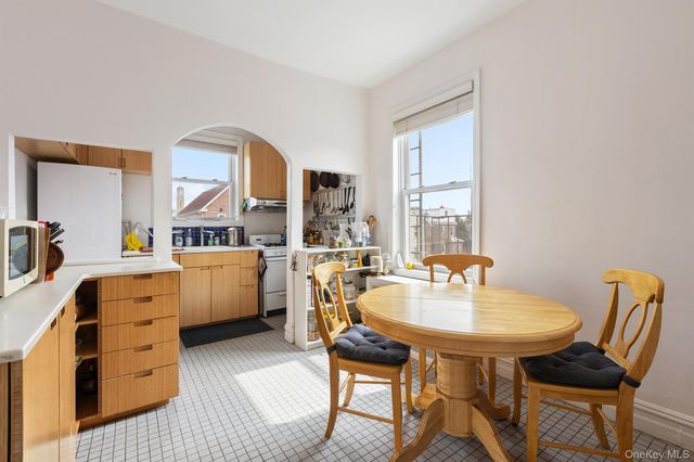 2536 Lurting Avenue, Bronx, NY 10469