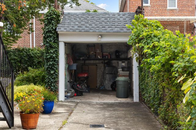 2536 Lurting Avenue, Bronx, NY 10469