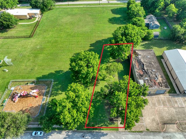 723 E Main Street, Lancaster, TX 75146