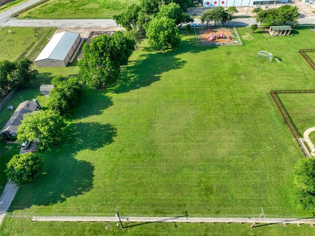 723 E Main Street, Lancaster, TX 75146