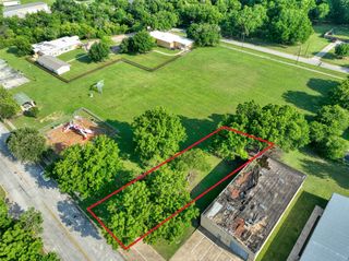 723 E Main Street, Lancaster, TX 75146