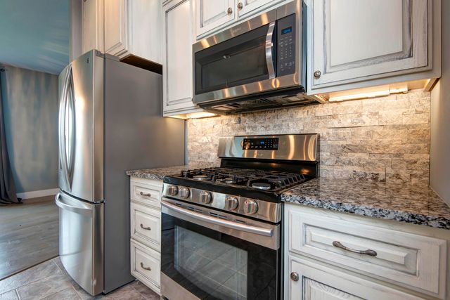 5662 E Gatehouse Drive, Strafford, MO 65757