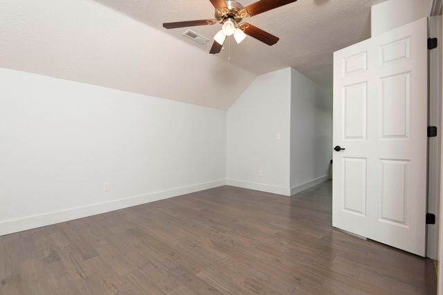 5662 E Gatehouse Drive, Strafford, MO 65757