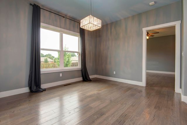 5662 E Gatehouse Drive, Strafford, MO 65757