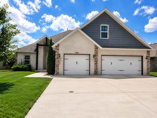 5662 E Gatehouse Drive, Strafford, MO 65757