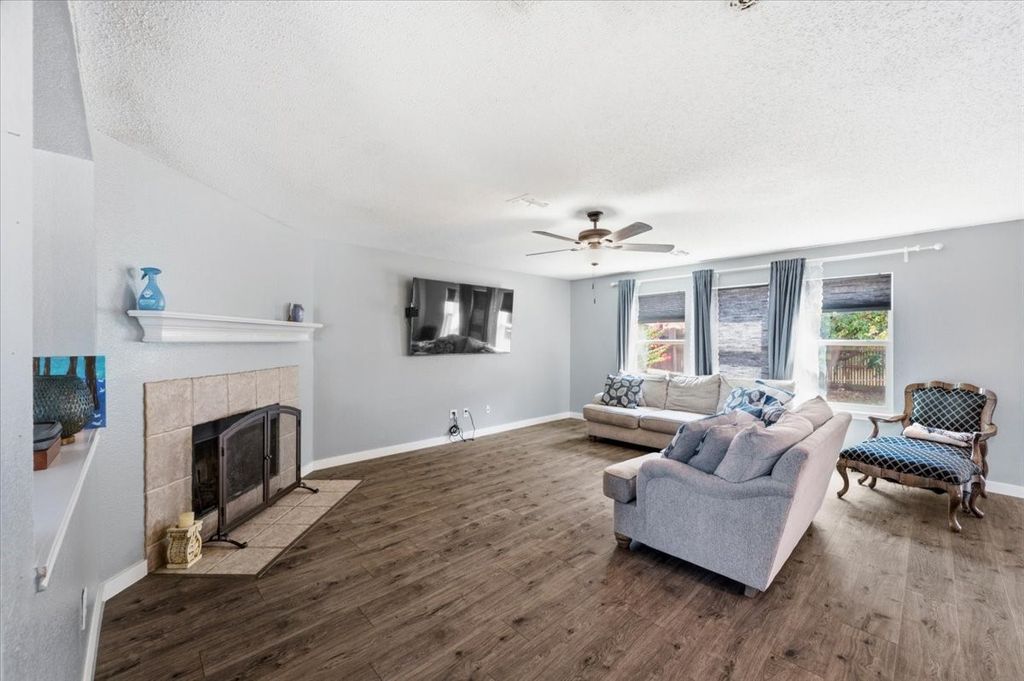 2423 Ranchview Drive, Grand Prairie, TX 75052 — photo 4
