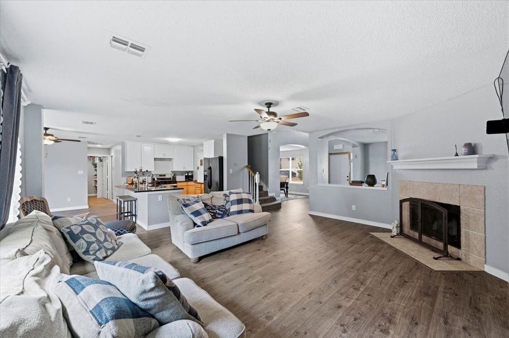 2423 Ranchview Drive, Grand Prairie, TX 75052 — photo 5