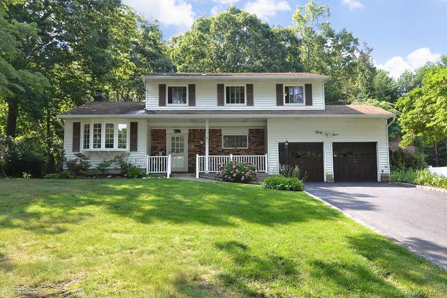 39 Sheryl Crescent, Smithtown, NY 11787