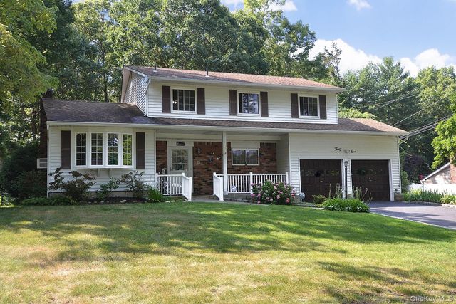 39 Sheryl Crescent, Smithtown, NY 11787