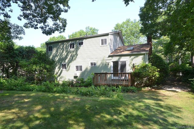 39 Sheryl Crescent, Smithtown, NY 11787