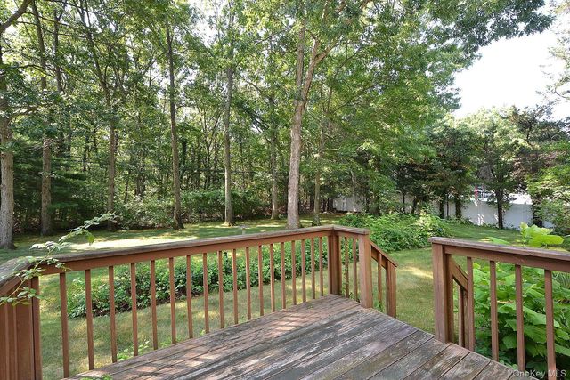 39 Sheryl Crescent, Smithtown, NY 11787