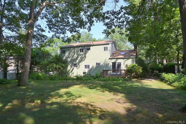 39 Sheryl Crescent, Smithtown, NY 11787