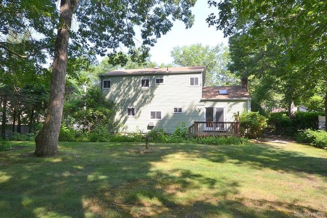 39 Sheryl Crescent, Smithtown, NY 11787