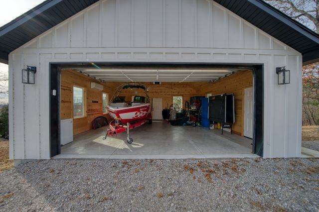 131 Beaverview Road, Eureka Springs, AR 72631