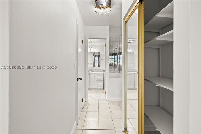 2780 NE 183rd St 1207, Aventura, FL 33160