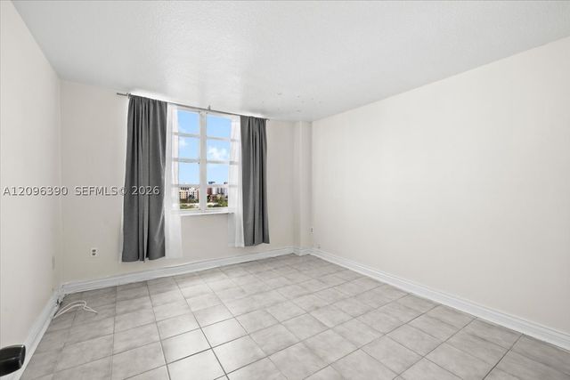 2780 NE 183rd St 1207, Aventura, FL 33160