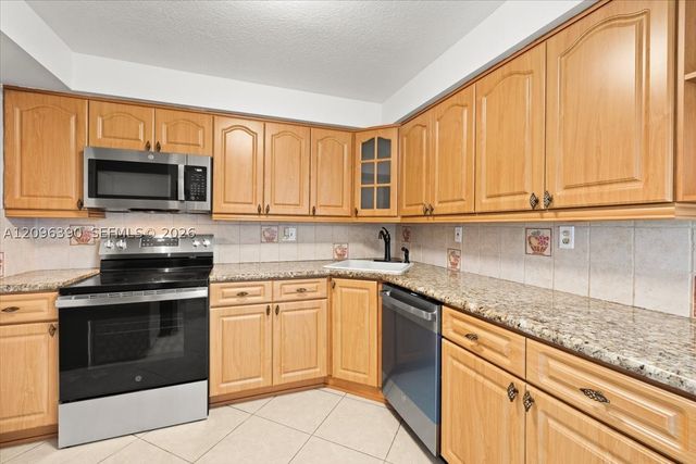 2780 NE 183rd St 1207, Aventura, FL 33160
