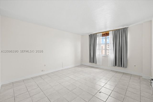 2780 NE 183rd St 1207, Aventura, FL 33160