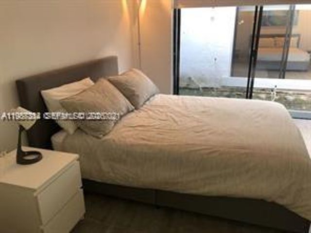 534 NE 195th St, Miami, FL 33179