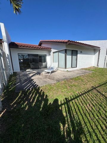 534 NE 195th St, Miami, FL 33179