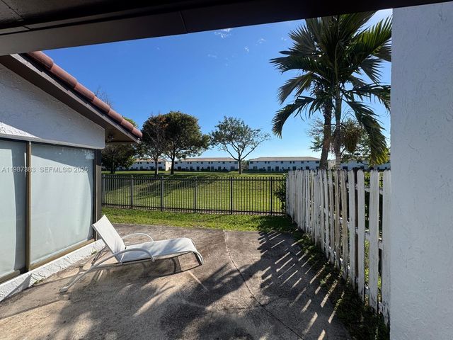 534 NE 195th St, Miami, FL 33179