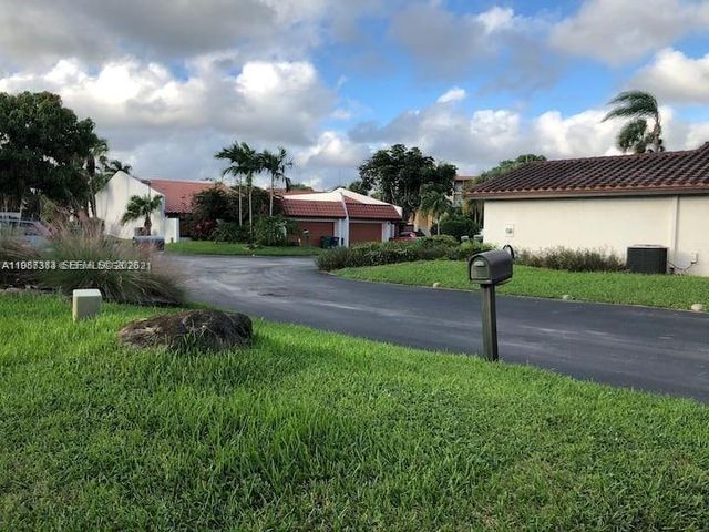 534 NE 195th St, Miami, FL 33179