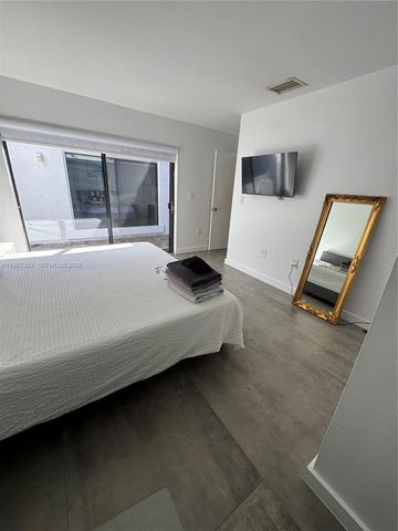 534 NE 195th St, Miami, FL 33179