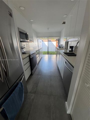 534 NE 195th St, Miami, FL 33179