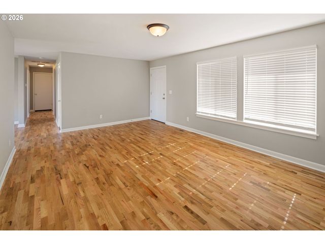 3735 HARLOW Rd, Eugene, OR 97401