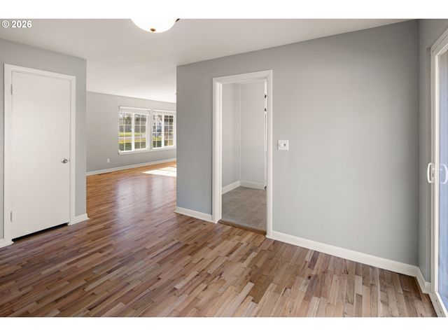 3735 HARLOW Rd, Eugene, OR 97401