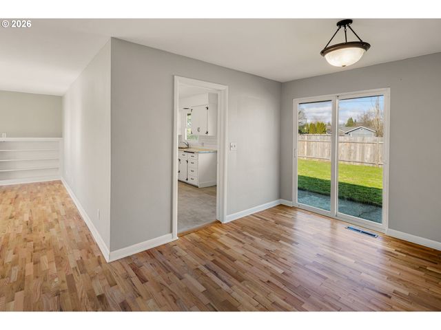 3735 HARLOW Rd, Eugene, OR 97401