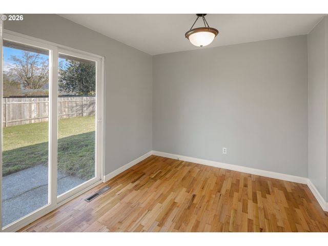 3735 HARLOW Rd, Eugene, OR 97401