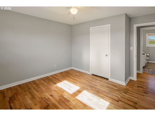 3735 HARLOW Rd, Eugene, OR 97401