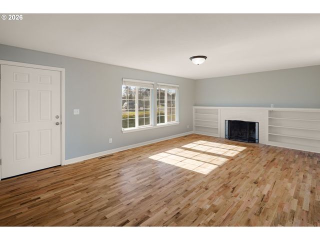 3735 HARLOW Rd, Eugene, OR 97401