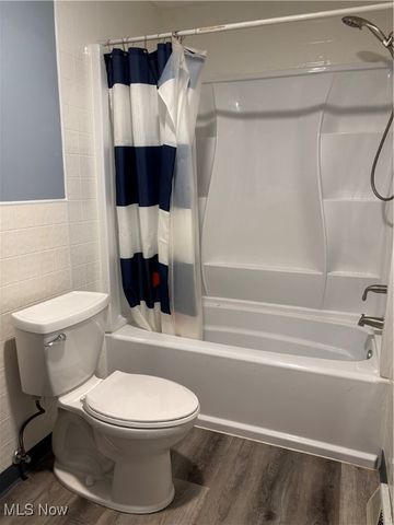 216 Moore Road, Avon Lake, OH 44012