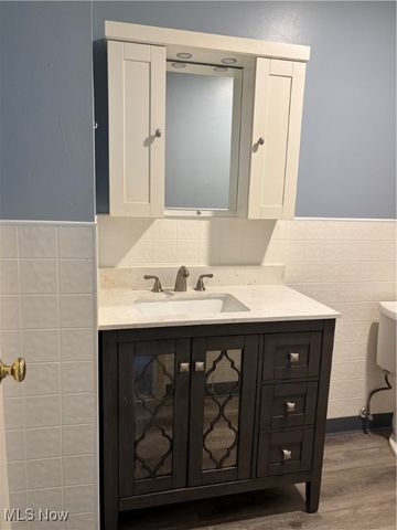 216 Moore Road, Avon Lake, OH 44012