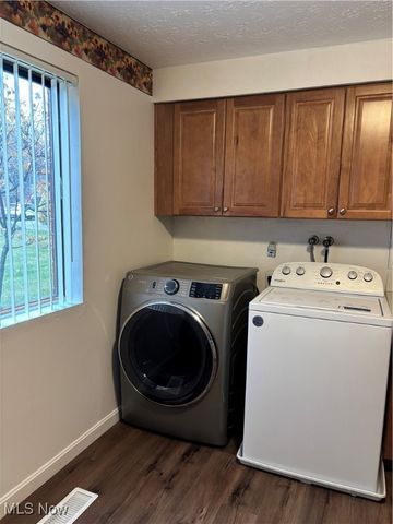 216 Moore Road, Avon Lake, OH 44012