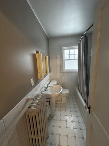 436 Maple Street, Burlington, VT 05401