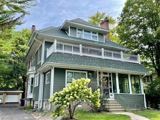 325 College Avenue, Dekalb, IL 60115