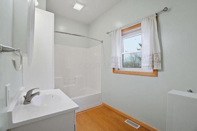 4840 Tschopp Road NE, Lancaster, OH 43130