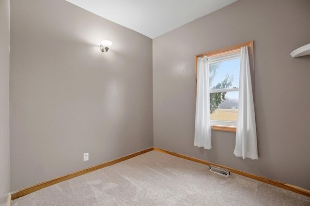 4840 Tschopp Road NE, Lancaster, OH 43130