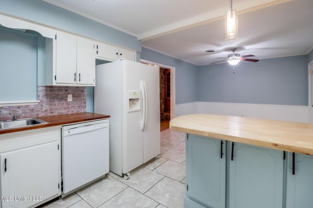 323 Carter Road, Biloxi, MS 39531