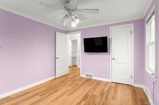 22544 Heinze Street, Dearborn, MI 48128