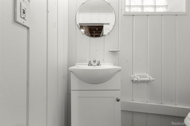 22544 Heinze Street, Dearborn, MI 48128