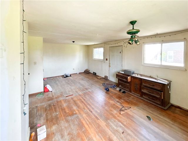317 Alpine Village Dr, Monroeville, PA 15146