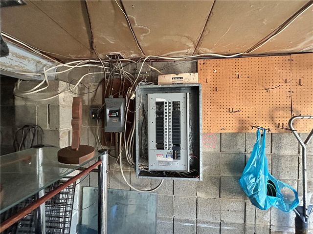 317 Alpine Village Dr, Monroeville, PA 15146