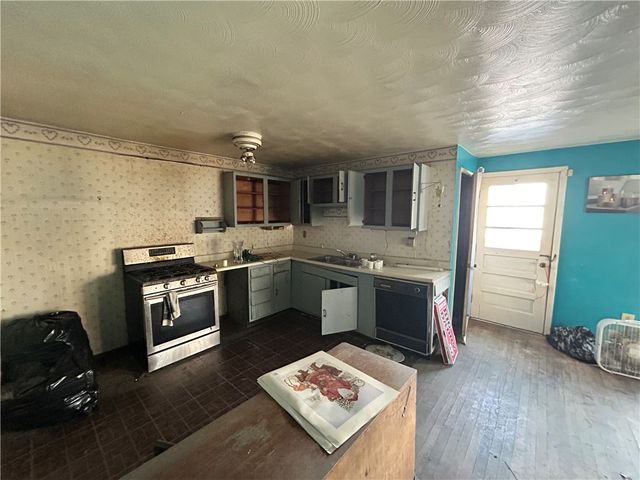 317 Alpine Village Dr, Monroeville, PA 15146