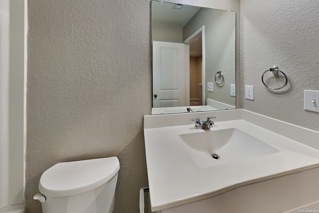13525 Sunrise Meadow, St Hedwig, TX 78152