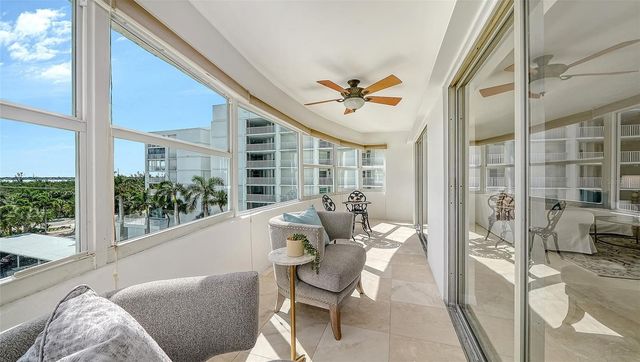 1750 BENJAMIN FRANKLIN DRIVE 5F, Sarasota, FL 34236