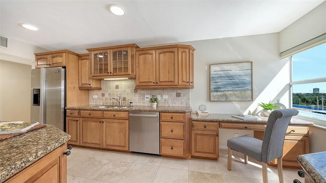 1750 BENJAMIN FRANKLIN DRIVE 5F, Sarasota, FL 34236